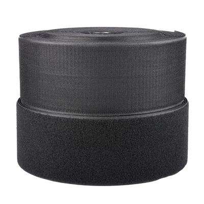 La larghezza del gancio e dell'asola può influire sulla sua capacità di resistere all'umidità?